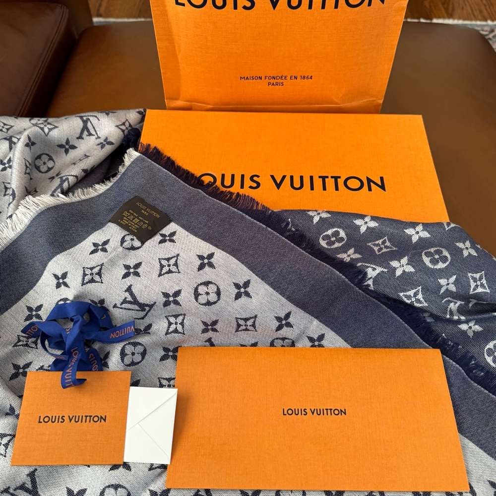 Louis Vuitton Chale MNG Denim Bleu Scarf – 60% Silk, 40% Wool – 55” x 55”